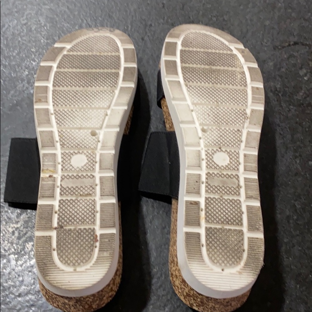 Sandals - Picture 3 of 4